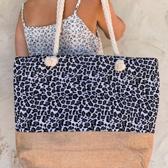 Ready for the 🏖 Beach/Pool. Leopard Canvas Totes - Picture 4 of 7